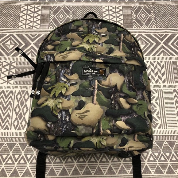 A Bathing Ape Bape Village Camo Backpack Size Free - Picture 1 of 9